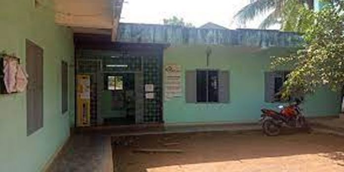 ആനക്കയം സഹകരണ ബാങ്കിലെ ആറരക്കോടിയുടെ തട്ടിപ്പ് ; നിക്ഷേപകര് ഇപ്പോഴും പെരുവഴിയില് ആനക്കയം സഹകരണ ബാങ്കിലെ ആറരക്കോടിയുടെ തട്ടിപ്പ് ; നിക്ഷേപകര് ഇപ്പോഴും പെരുവഴിയില്