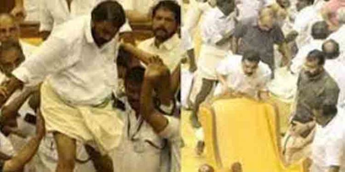 നിയമസഭാ കയ്യാങ്കളി കേസില് കക്ഷി ചേരാന് കോണ്ഗ്രസ് നേതാവ് രമേശ് ചെന്നിത്തല അപേക്ഷ നല്കി ; വിടുതല് ഹര്ജി ഓഗസ്റ്റ് 31 ലേക്ക് മാറ്റി നിയമസഭാ കയ്യാങ്കളി കേസില് കക്ഷി ചേരാന് കോണ്ഗ്രസ് നേതാവ് രമേശ് ചെന്നിത്തല അപേക്ഷ നല്കി ; വിടുതല് ഹര്ജി ഓഗസ്റ്റ് 31 ലേക്ക് മാറ്റി