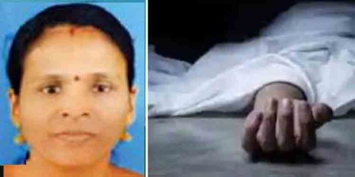 കോയമ്പത്തൂരിലെ ലോഡ്ജ് മുറിയില് മരിച്ച നിലയില് കണ്ടെത്തിയ മലയാളി യുവതിയുടെ മൃതദേഹം സംസ്ക്കരിച്ചു കോയമ്പത്തൂരിലെ ലോഡ്ജ് മുറിയില് മരിച്ച നിലയില് കണ്ടെത്തിയ മലയാളി യുവതിയുടെ മൃതദേഹം സംസ്ക്കരിച്ചു