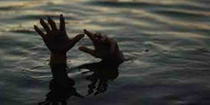 മാര്മല അരുവിയില് കുളിക്കാനിറങ്ങിയ നേവി ഉദ്യോഗസ്ഥന് മുങ്ങിമരിച്ചു മാര്മല അരുവിയില് കുളിക്കാനിറങ്ങിയ നേവി ഉദ്യോഗസ്ഥന് മുങ്ങിമരിച്ചു