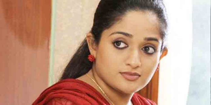 നടിയെ ആക്രമിച്ച കേസില് കാവ്യാ മാധവന് കൂറുമാറി : വിസ്താരം ഇന്നും തുടരും നടിയെ ആക്രമിച്ച കേസില് കാവ്യാ മാധവന് കൂറുമാറി : വിസ്താരം ഇന്നും തുടരും