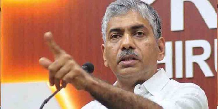 സ്രാവുകള്ക്കൊപ്പം നീന്തിയ’ മുന് ഡിജിപി ജേക്കബ് തോമസിനെതിരെ ക്രൈംബ്രാഞ്ച് കുറ്റപത്രം സ്രാവുകള്ക്കൊപ്പം നീന്തിയ’ മുന് ഡിജിപി ജേക്കബ് തോമസിനെതിരെ ക്രൈംബ്രാഞ്ച് കുറ്റപത്രം