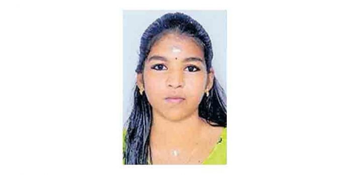 ഭര്തൃഗൃഹത്തില് യുവതി തൂങ്ങി മരിച്ച സംഭവത്തില് ദുരൂഹതയെന്ന് ബന്ധുക്കള് ഭര്തൃഗൃഹത്തില് യുവതി തൂങ്ങി മരിച്ച സംഭവത്തില് ദുരൂഹതയെന്ന് ബന്ധുക്കള്