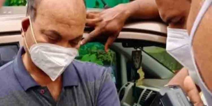 കൈക്കൂലി വാങ്ങിയ എസ്.ഐ അറസ്റ്റില് കൈക്കൂലി വാങ്ങിയ എസ്.ഐ അറസ്റ്റില്