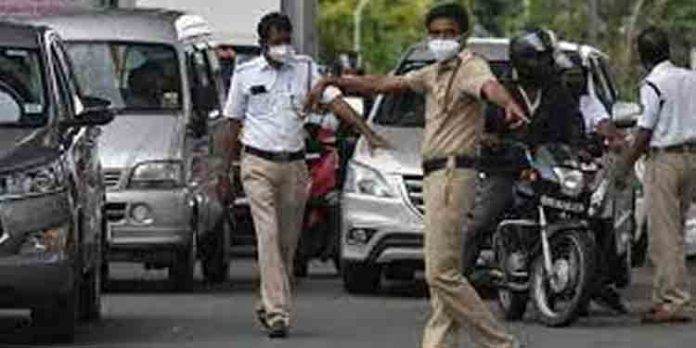 ഓണം പ്രമാണിച്ച് ഇന്ന് മുതല് എറണാകുളം ജില്ലയില് കര്ശന നിയന്ത്രണം ഓണം പ്രമാണിച്ച് ഇന്ന് മുതല് എറണാകുളം ജില്ലയില് കര്ശന നിയന്ത്രണം