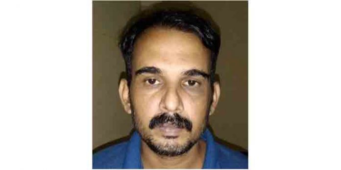 വസ്ത്ര വ്യാപാര സ്ഥാപനത്തില് ജോലിക്കെത്തിയ വീട്ടമ്മയെ പീഡിപ്പിച്ച് വീഡിയോ പകര്ത്തി : സ്ഥാപന ഉടമ അറസ്റ്റില് വസ്ത്ര വ്യാപാര സ്ഥാപനത്തില് ജോലിക്കെത്തിയ വീട്ടമ്മയെ പീഡിപ്പിച്ച് വീഡിയോ പകര്ത്തി : സ്ഥാപന ഉടമ അറസ്റ്റില്