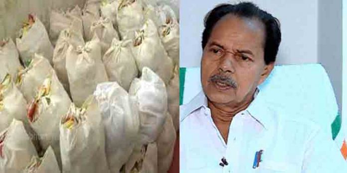 സര്ക്കാരിന്റെ ഓണക്കിറ്റിലേക്കുള്ള ഏലയ്ക്ക വാങ്ങിയതില് എട്ടുകോടിയുടെ അഴിമതി ; ആരോപണവുമായി പി ടി തോമസ് എം എല് എ സര്ക്കാരിന്റെ ഓണക്കിറ്റിലേക്കുള്ള ഏലയ്ക്ക വാങ്ങിയതില് എട്ടുകോടിയുടെ അഴിമതി ; ആരോപണവുമായി പി ടി തോമസ് എം എല് എ