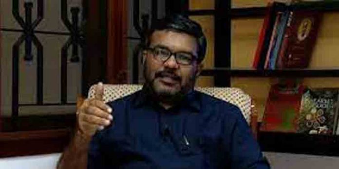 നിയമസഭയിലെ പ്രതിഷേധങ്ങളെ ക്രിമിനല് കേസായി ചുരുക്കാനുള്ള ശ്രമം അപകടമുണ്ടാക്കും : എം.ബി രാജേഷ് നിയമസഭയിലെ പ്രതിഷേധങ്ങളെ ക്രിമിനല് കേസായി ചുരുക്കാനുള്ള ശ്രമം അപകടമുണ്ടാക്കും : എം.ബി രാജേഷ്