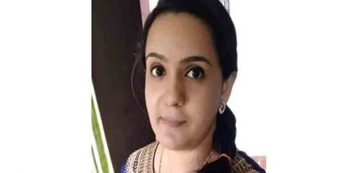 മഹിമയുടെ മരണത്തിന് കാരണം കോവിഡ് വാക്സിനേഷന് ; ആശുപത്രിക്കെതിരെ പരാതിയുമായി ബന്ധുക്കള് മഹിമയുടെ മരണത്തിന് കാരണം കോവിഡ് വാക്സിനേഷന് ; ആശുപത്രിക്കെതിരെ പരാതിയുമായി ബന്ധുക്കള്