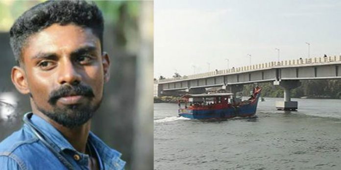 അഞ്ചുതെങ്ങ് മുതലപ്പൊഴിയില് കടല് കാണാനെത്തിയ യുവാവിനെ തിരയില്പ്പെട്ടു കാണാതായി അഞ്ചുതെങ്ങ് മുതലപ്പൊഴിയില് കടല് കാണാനെത്തിയ യുവാവിനെ തിരയില്പ്പെട്ടു കാണാതായി