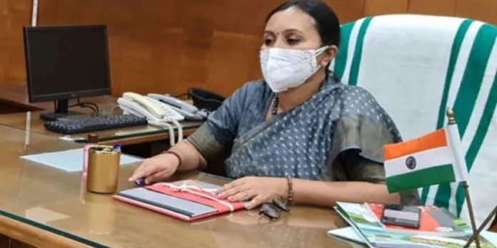 സംസ്ഥാനത്ത് വരുന്ന നാലാഴ്ച്ച അതീവ ജാഗ്രത വേണമെന്ന് ആരോഗ്യ വകുപ്പ് മന്ത്രി സംസ്ഥാനത്ത് വരുന്ന നാലാഴ്ച്ച അതീവ ജാഗ്രത വേണമെന്ന് ആരോഗ്യ വകുപ്പ് മന്ത്രി