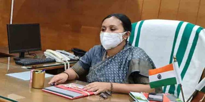 സംസ്ഥാനത്ത് കോവിഡ് രോഗവ്യാപനം രൂക്ഷം : ആരോഗ്യ മന്ത്രിയുടെ നേതൃത്വത്തില് അടിയന്തിര യോഗം സംസ്ഥാനത്ത് കോവിഡ് രോഗവ്യാപനം രൂക്ഷം : ആരോഗ്യ മന്ത്രിയുടെ നേതൃത്വത്തില് അടിയന്തിര യോഗം
