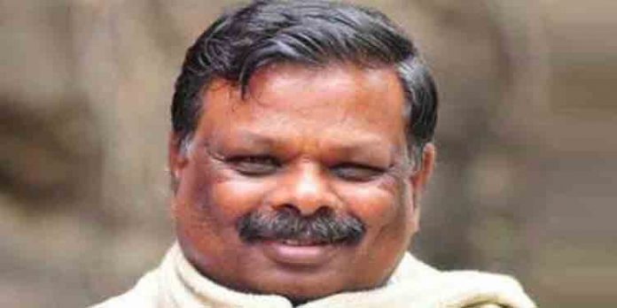 വിവാദങ്ങള്ക്ക് ഇടയില് മുന് ദേവികുളം എം.എല്.എ എസ്.രാജേന്ദ്രന് പാര്ട്ടി അന്വേഷണ കമ്മീഷന് മുന്നില് ഇന്ന് ഹാജരാകും വിവാദങ്ങള്ക്ക് ഇടയില് മുന് ദേവികുളം എം.എല്.എ എസ്.രാജേന്ദ്രന് പാര്ട്ടി അന്വേഷണ കമ്മീഷന് മുന്നില് ഇന്ന് ഹാജരാകും
