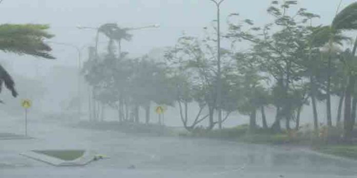 സംസ്ഥാനത്ത് ശക്തമായ മഴ തുടരും : കേന്ദ്ര കാലാവസ്ഥ വകുപ്പ് സംസ്ഥാനത്ത് ശക്തമായ മഴ തുടരും : കേന്ദ്ര കാലാവസ്ഥ വകുപ്പ്