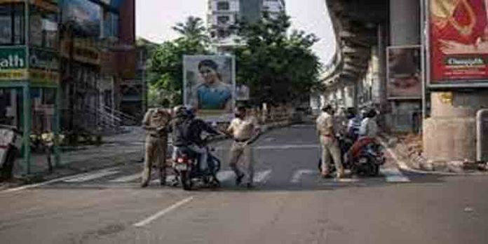സംസ്ഥാനത്ത് ഇന്ന് സമ്പൂര്ണ്ണ ലോക്ക്ഡൗണ് സംസ്ഥാനത്ത് ഇന്ന് സമ്പൂര്ണ്ണ ലോക്ക്ഡൗണ്