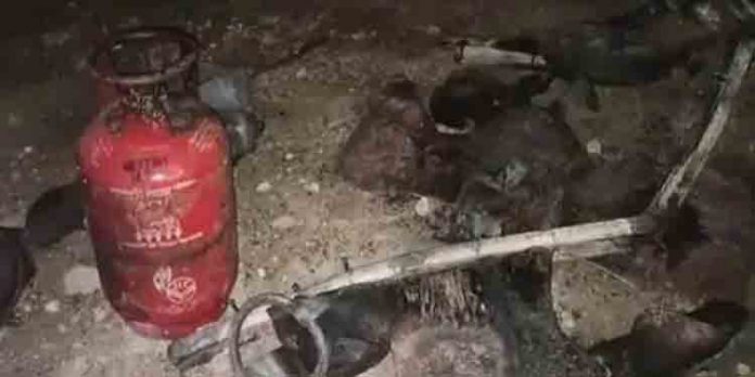 ധാരാവിയില് എല്പിജി സിലിണ്ടര് പൊട്ടിത്തെറിച്ചു ; 15 പേര്ക്ക് പരിക്കേറ്റു – അഞ്ചുപേരുടെ നില ഗുരുതരം ധാരാവിയില് എല്പിജി സിലിണ്ടര് പൊട്ടിത്തെറിച്ചു ; 15 പേര്ക്ക് പരിക്കേറ്റു – അഞ്ചുപേരുടെ നില ഗുരുതരം