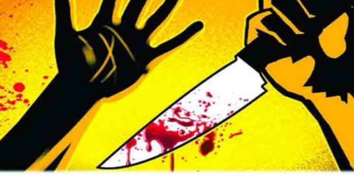 യുവതിയെ കാമുകന് കുത്തി പരിക്കേല്പ്പിച്ചു യുവതിയെ കാമുകന് കുത്തി പരിക്കേല്പ്പിച്ചു