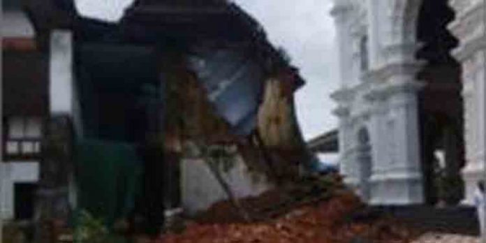 രാമപുരം ഫെറോന ദേവാലയത്തിന്റെ പഴയ പള്ളിയുടെ ഒരു ഭാഗം മഴയത്ത് തകര്ന്നു വീണു രാമപുരം ഫെറോന ദേവാലയത്തിന്റെ പഴയ പള്ളിയുടെ ഒരു ഭാഗം മഴയത്ത് തകര്ന്നു വീണു