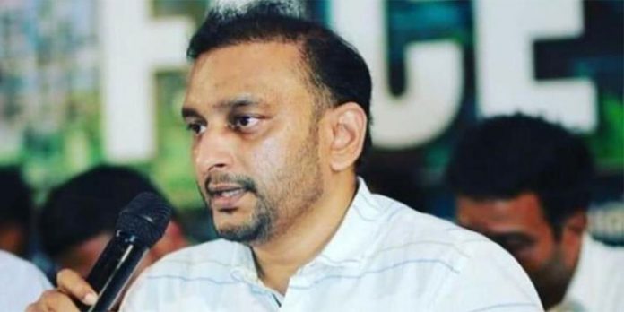 ആരോഗ്യവകുപ്പിൽ പിൻവാതിൽ നിയമനം : ഡോക്ടർമാരടക്കം 900 പേരെ നിയമിച്ചുവെന്ന് പികെ ഫിറോസ് ആരോഗ്യവകുപ്പിൽ പിൻവാതിൽ നിയമനം : ഡോക്ടർമാരടക്കം 900 പേരെ നിയമിച്ചുവെന്ന് പികെ ഫിറോസ്