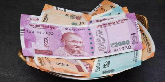 സംസ്ഥാനത്ത് ഇന്നുമുതല് പ്രളയ സെസ് ഇല്ല ; നേരിയ വിലക്കുറവ് ലഭിക്കും സംസ്ഥാനത്ത് ഇന്നുമുതല് പ്രളയ സെസ് ഇല്ല ; നേരിയ വിലക്കുറവ് ലഭിക്കും