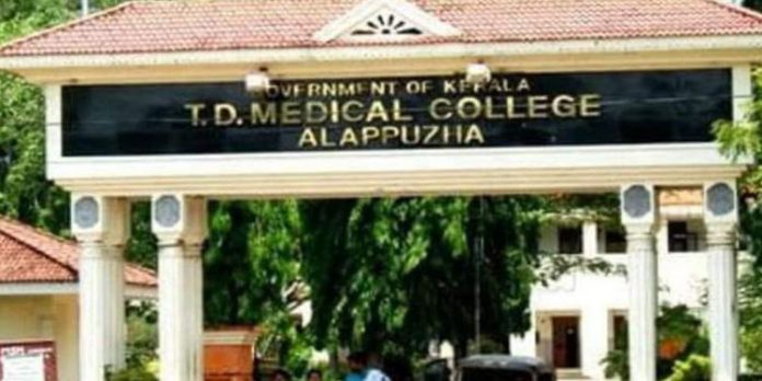 മെഡിക്കൽ കോളേജ് സൂപ്പർ സ്പെഷാലിറ്റി ബ്ലോക്ക്: സിപിഎമ്മും കോൺഗ്രസും ക്രഡിറ്റിനായി തർക്കത്തിൽ മെഡിക്കൽ കോളേജ് സൂപ്പർ സ്പെഷാലിറ്റി ബ്ലോക്ക്: സിപിഎമ്മും കോൺഗ്രസും ക്രഡിറ്റിനായി തർക്കത്തിൽ