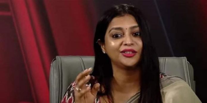 വീവേഴ്സ് വില്ലേജ് ഉടമയെ കഞ്ചാവ് കേസിൽ കുടുക്കിയ സംഭവം ; ഒരു പ്രതിയെ കൂടി അറസ്റ്റ് ചെയ്തു വീവേഴ്സ് വില്ലേജ് ഉടമയെ കഞ്ചാവ് കേസിൽ കുടുക്കിയ സംഭവം ; ഒരു പ്രതിയെ കൂടി അറസ്റ്റ് ചെയ്തു