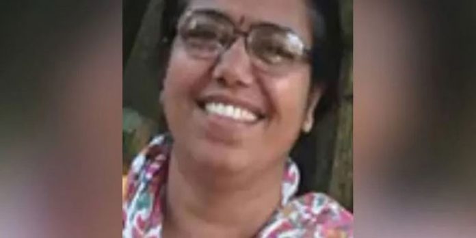 ഭര്ത്താവിന്റെ സുഹൃത്തിനെ വീട്ടില് കയറി വെട്ടാന് ക്വട്ടേഷന് ; ബാങ്ക് ഉദ്യോഗസ്ഥ അറസ്റ്റില് ഭര്ത്താവിന്റെ സുഹൃത്തിനെ വീട്ടില് കയറി വെട്ടാന് ക്വട്ടേഷന് ; ബാങ്ക് ഉദ്യോഗസ്ഥ അറസ്റ്റില്