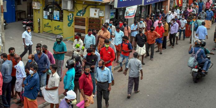 സർട്ടിഫിക്കറ്റില്ലാതെ മദ്യമില്ല ; രേഖകൾ ഇല്ലാതെ എത്തുന്നവർക്ക് നിരാശ സർട്ടിഫിക്കറ്റില്ലാതെ മദ്യമില്ല ; രേഖകൾ ഇല്ലാതെ എത്തുന്നവർക്ക് നിരാശ