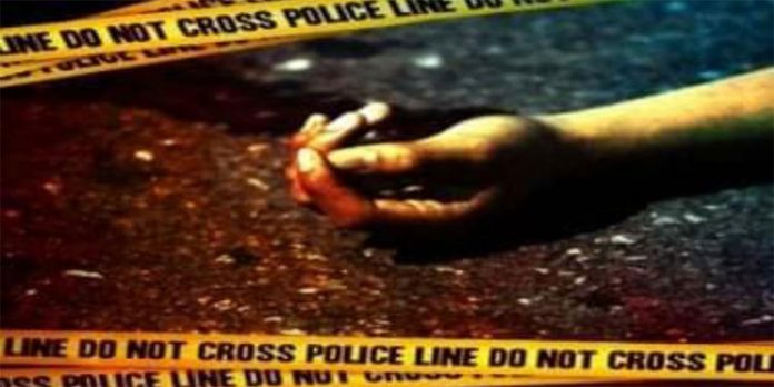 മൊബൈല് ലോക്ക് മറന്നതില് തര്ക്കം ; 16 കാരന് ജ്യേഷ്ഠനെ കൊന്ന് വീട്ടിനുള്ളില് കുഴിച്ചിട്ടു മൊബൈല് ലോക്ക് മറന്നതില് തര്ക്കം ; 16 കാരന് ജ്യേഷ്ഠനെ കൊന്ന് വീട്ടിനുള്ളില് കുഴിച്ചിട്ടു