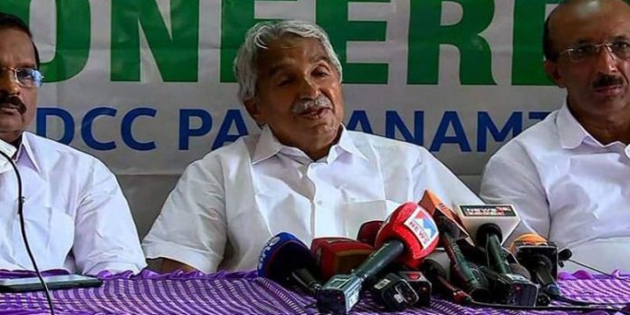 ഡി.സി.സി പുന:സംഘടന ; ചർച്ച നടത്തിയിട്ടില്ലെന്ന നിലപാടിലുറച്ച് ഉമ്മൻചാണ്ടി ; സുധാകരന്റെ നിലപാടിൽ അമർഷം ഡി.സി.സി പുന:സംഘടന ; ചർച്ച നടത്തിയിട്ടില്ലെന്ന നിലപാടിലുറച്ച് ഉമ്മൻചാണ്ടി ; സുധാകരന്റെ നിലപാടിൽ അമർഷം