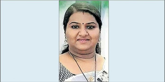 പ്രസവത്തെത്തുടർന്ന് യുവതി മരിച്ചു ; ആശുപത്രിയിലെ അനാസ്ഥയെന്നു ബന്ധുക്കൾ പ്രസവത്തെത്തുടർന്ന് യുവതി മരിച്ചു ; ആശുപത്രിയിലെ അനാസ്ഥയെന്നു ബന്ധുക്കൾ