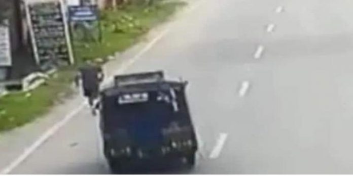 ജഡ്ജിയുടെ മരണത്തില് ദുരൂഹതയേറുന്നു ; സംഭവത്തിന് തൊട്ടുമുന്പ് പ്രതികള് ഫോണ് മോഷ്ടിച്ചു ജഡ്ജിയുടെ മരണത്തില് ദുരൂഹതയേറുന്നു ; സംഭവത്തിന് തൊട്ടുമുന്പ് പ്രതികള് ഫോണ് മോഷ്ടിച്ചു