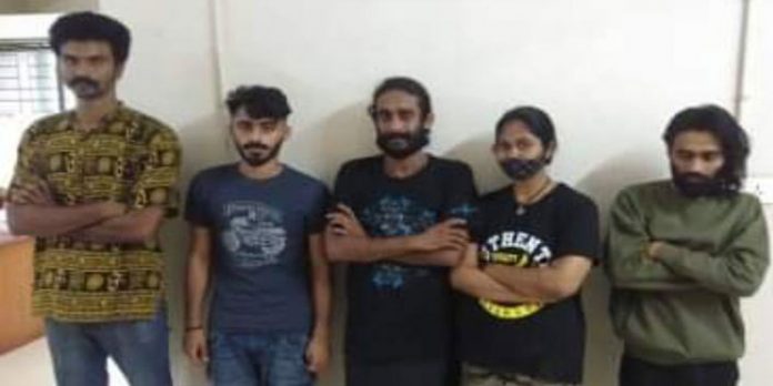 11 കോടിയുടെ ലഹരിമരുന്ന് വേട്ട ; പിടിയിലായത് 7 പ്രതികള് – കോടതിയില് എത്തിച്ചപ്പോള് അഞ്ചുപേര് 11 കോടിയുടെ ലഹരിമരുന്ന് വേട്ട ; പിടിയിലായത് 7 പ്രതികള് – കോടതിയില് എത്തിച്ചപ്പോള് അഞ്ചുപേര്