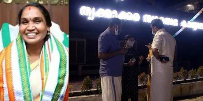 ഓണ സമ്മാന വിവാദം ; ചെയർപേഴ്സൺ പണം തന്നു ; തെളിവ് പുറത്ത് വിട്ട് കൗൺസിലർമാർ ഓണ സമ്മാന വിവാദം ; ചെയർപേഴ്സൺ പണം തന്നു ; തെളിവ് പുറത്ത് വിട്ട് കൗൺസിലർമാർ