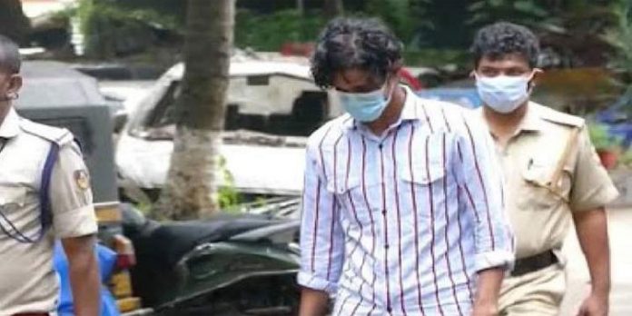 കരിപ്പൂർ സ്വർണ്ണ കള്ള കടത്ത് ; കൊടുവള്ളി സംഘത്തലവൻ സൂഫിയാൻ അടക്കമുള്ളവരെ അറസ്റ്റ് ചെയ്യാൻ അനുമതി കരിപ്പൂർ സ്വർണ്ണ കള്ള കടത്ത് ; കൊടുവള്ളി സംഘത്തലവൻ സൂഫിയാൻ അടക്കമുള്ളവരെ അറസ്റ്റ് ചെയ്യാൻ അനുമതി