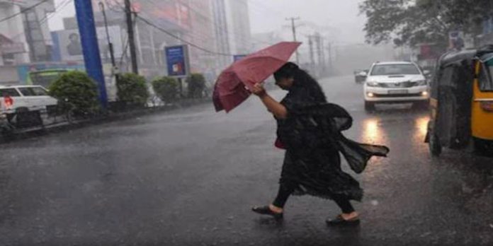 സംസ്ഥാനത്ത് കനത്ത മഴയ്ക്ക് സാധ്യത ; നാല് ജില്ലകളിൽ യെല്ലോ അലർട്ട് സംസ്ഥാനത്ത് കനത്ത മഴയ്ക്ക് സാധ്യത ; നാല് ജില്ലകളിൽ യെല്ലോ അലർട്ട്
