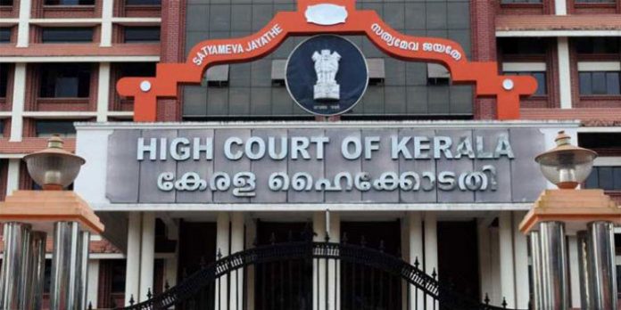 ആള്ക്കൂട്ടം നിയന്ത്രിക്കാനാവുന്നില്ലെന്ന് വെബ്കോ ; അടച്ചിടുന്നതാവും നല്ലതെന്ന് കോടതി ആള്ക്കൂട്ടം നിയന്ത്രിക്കാനാവുന്നില്ലെന്ന് വെബ്കോ ; അടച്ചിടുന്നതാവും നല്ലതെന്ന് കോടതി