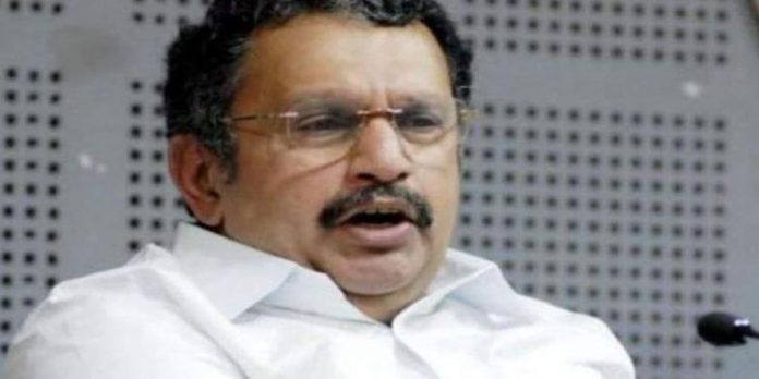 ഡി.സി.സി പുന:സംഘടന ; എല്ലാവരേയും തൃപ്തിപ്പെടുത്താനാകില്ലെന്ന് കെ.മുരളീധരൻ ഡി.സി.സി പുന:സംഘടന ; എല്ലാവരേയും തൃപ്തിപ്പെടുത്താനാകില്ലെന്ന് കെ.മുരളീധരൻ