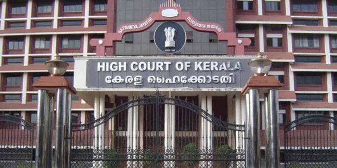 വ്യവസായിയെ തട്ടിക്കൊണ്ടുപോയ കേസ് : സക്കീര് ഹുസൈന് അടക്കമുള്ളവരെ വെറുതെവിട്ടു വ്യവസായിയെ തട്ടിക്കൊണ്ടുപോയ കേസ് : സക്കീര് ഹുസൈന് അടക്കമുള്ളവരെ വെറുതെവിട്ടു