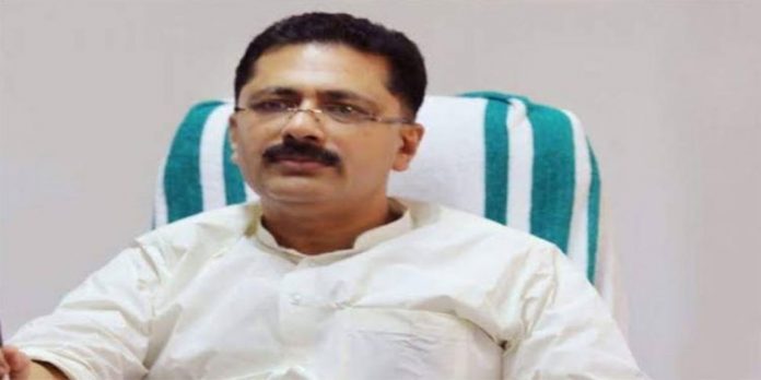 നാല് വെള്ളിക്കാശിന് വേണ്ടി ഹൈദരലി തങ്ങളെ വഞ്ചിച്ചു ; കുഞ്ഞാലിക്കുട്ടിക്കെതിരേ വീണ്ടും ജലീല് നാല് വെള്ളിക്കാശിന് വേണ്ടി ഹൈദരലി തങ്ങളെ വഞ്ചിച്ചു ; കുഞ്ഞാലിക്കുട്ടിക്കെതിരേ വീണ്ടും ജലീല്