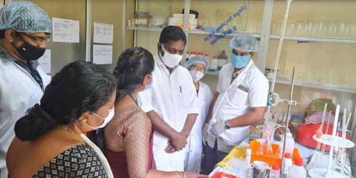 പാല് പരിശോധനാ ലാബും ഇന്ഫര്മേഷന് സെന്ററും ഡെപ്യൂട്ടി സ്പീക്കര് ചിറ്റയം ഗോപകുമാര് നാടിന് സമര്പ്പിച്ചു പാല് പരിശോധനാ ലാബും ഇന്ഫര്മേഷന് സെന്ററും ഡെപ്യൂട്ടി സ്പീക്കര് ചിറ്റയം ഗോപകുമാര് നാടിന് സമര്പ്പിച്ചു