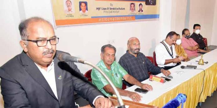 പത്തനംതിട്ട ലയണ്സ് ക്ലബ്ബിന്റെ പുതിയ ഭാരവാഹികള് സ്ഥാനമേറ്റു പത്തനംതിട്ട ലയണ്സ് ക്ലബ്ബിന്റെ പുതിയ ഭാരവാഹികള് സ്ഥാനമേറ്റു