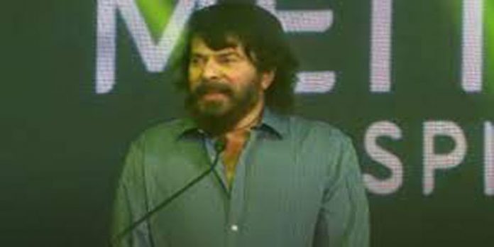 ഇടത്കാലിന്റെ ലിഗ്മെന്റ് പൊട്ടിയിട്ട് ഇരുപത്തിയൊന്ന് വര്ഷമായി ; ആ വേദന സഹിച്ചാണ് ഈ അഭ്യാസങ്ങള് ഒക്കെ കാണിക്കുന്നതെന്ന് മമ്മൂട്ടി ഇടത്കാലിന്റെ ലിഗ്മെന്റ് പൊട്ടിയിട്ട് ഇരുപത്തിയൊന്ന് വര്ഷമായി ; ആ വേദന സഹിച്ചാണ് ഈ അഭ്യാസങ്ങള് ഒക്കെ കാണിക്കുന്നതെന്ന് മമ്മൂട്ടി