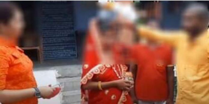 ആദ്യം പരാതി – പിന്നാലെ വിവാഹം ; ഗര്ഭിണിയായ കാമുകിയെ യുവാവ് താലിചാര്ത്തിയത് പോലീസ് സ്റ്റേഷനില് ആദ്യം പരാതി – പിന്നാലെ വിവാഹം ; ഗര്ഭിണിയായ കാമുകിയെ യുവാവ് താലിചാര്ത്തിയത് പോലീസ് സ്റ്റേഷനില്