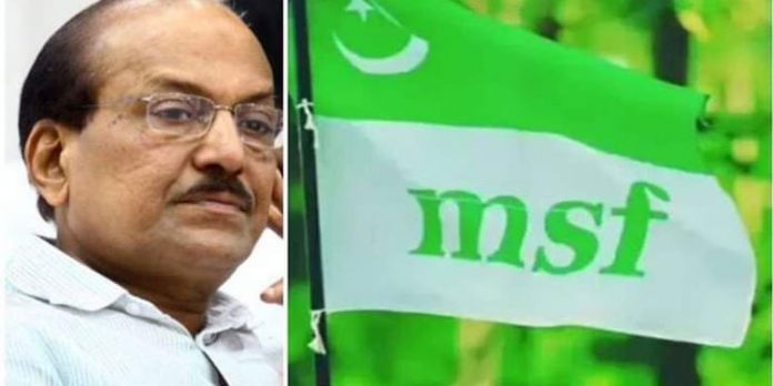പരാതി പരിശോധിക്കുന്നു – നടപടിയുണ്ടാകുമെന്ന് കുഞ്ഞാലിക്കുട്ടി ; ഹരിത നേതാക്കൾ പാണക്കാട്ടേക്ക് പരാതി പരിശോധിക്കുന്നു – നടപടിയുണ്ടാകുമെന്ന് കുഞ്ഞാലിക്കുട്ടി ; ഹരിത നേതാക്കൾ പാണക്കാട്ടേക്ക്