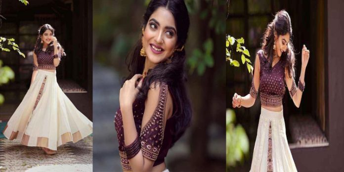 ഓണം സ്പെഷ്യൽ ലുക്കിൽ ലെഹങ്കയണിഞ്ഞ് നിറചിരിയോടെ നന്ദന ; വൈറലായി ചിത്രങ്ങൾ ഓണം സ്പെഷ്യൽ ലുക്കിൽ ലെഹങ്കയണിഞ്ഞ് നിറചിരിയോടെ നന്ദന ; വൈറലായി ചിത്രങ്ങൾ
