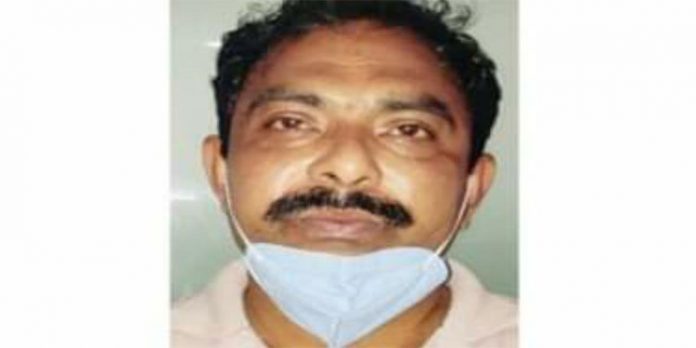 പാന് കാര്ഡില് വിജയകുമാര് – ആധാറില് ദിലീപ് ; തട്ടിപ്പ് കേസിലെ പ്രതി താജുദ്ദീന് പിടിയില് പാന് കാര്ഡില് വിജയകുമാര് – ആധാറില് ദിലീപ് ; തട്ടിപ്പ് കേസിലെ പ്രതി താജുദ്ദീന് പിടിയില്