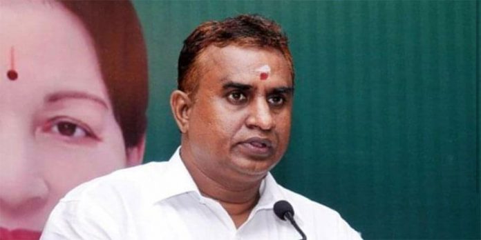 ടെൻഡർ നടപടികളില് അഴിമതി നടത്തിയെന്ന പരാതി ; തമിഴ് നാട് മുൻ മന്ത്രിയുടെ വീട്ടിൽ വിജിലൻസ് റെയ്ഡ് ടെൻഡർ നടപടികളില് അഴിമതി നടത്തിയെന്ന പരാതി ; തമിഴ് നാട് മുൻ മന്ത്രിയുടെ വീട്ടിൽ വിജിലൻസ് റെയ്ഡ്