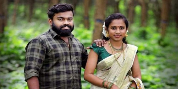 ഗാർഹിക പീഡനത്തിൽ മനംനൊന്ത് യുവതി ജീവനൊടുക്കി ; ഒരാഴ്ച മുമ്പ് യുവതി നൽകിയ പരാതിയിൽ കേസെടുക്കാതെ പോലീസ് ഗാർഹിക പീഡനത്തിൽ മനംനൊന്ത് യുവതി ജീവനൊടുക്കി ; ഒരാഴ്ച മുമ്പ് യുവതി നൽകിയ പരാതിയിൽ കേസെടുക്കാതെ പോലീസ്