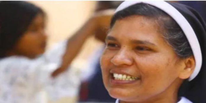 കേസിലെ അന്തിമ വിധി വരുന്നതുവരെ സിസ്റ്റര് ലൂസിക്ക് മഠത്തില് തുടരാമെന്ന് ഇടക്കാല ഉത്തരവ് കേസിലെ അന്തിമ വിധി വരുന്നതുവരെ സിസ്റ്റര് ലൂസിക്ക് മഠത്തില് തുടരാമെന്ന് ഇടക്കാല ഉത്തരവ്